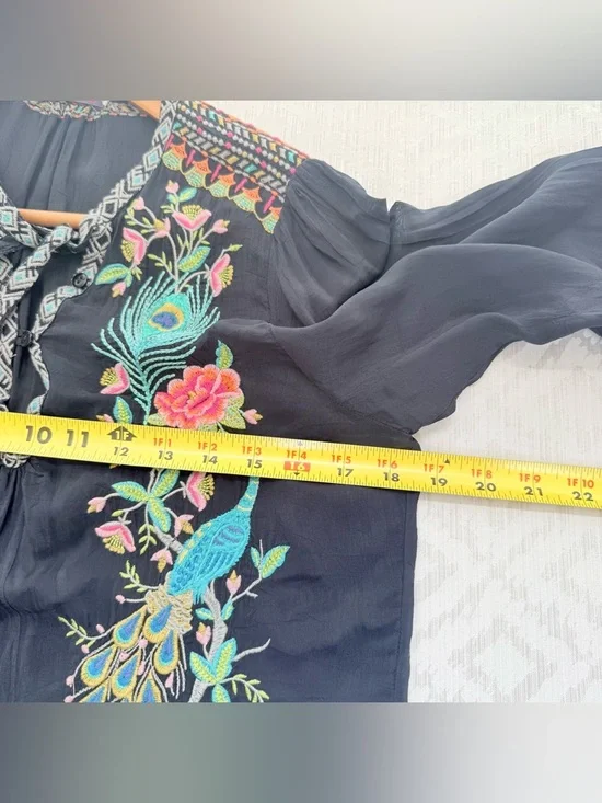 Johnny Was Women’s heavily embroidered  Peacock Sable tunic Cupra Rayon Small - Picture 5 of 6